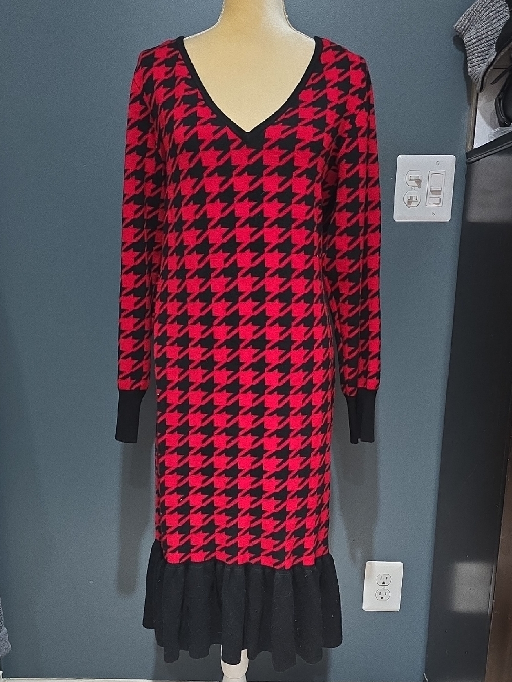 Cliche Red & Black Houndstooth V‑Neck Long Sleeve Sweater Ruffle‑Hem Dress Sz 3X